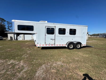 Used 2004 Shadow 2004 Shadow 3H GN W/ AC & Electric Horse Trailer