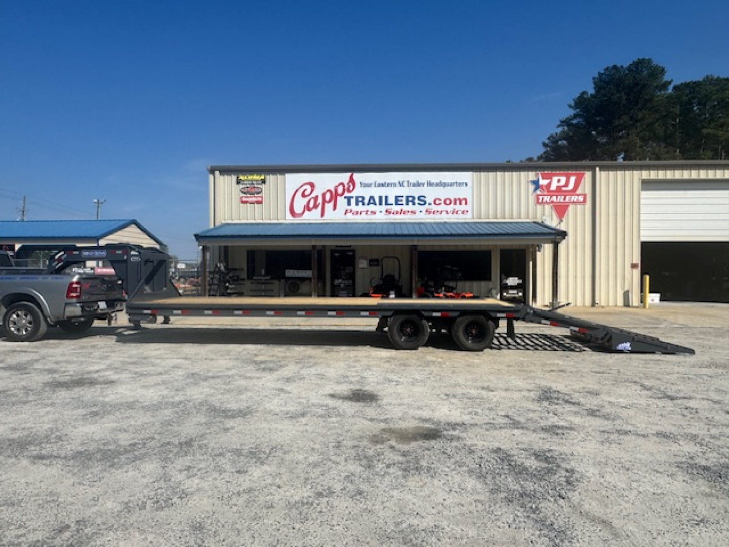 New 2026 Triple Crown Trailers TC GN25-30DT Equipment Trailer