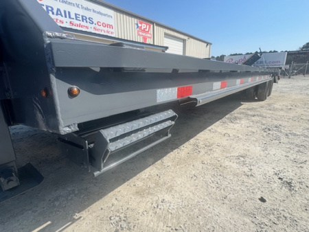 New 2026 Triple Crown Trailers TC GN25-30DT Equipment Trailer
