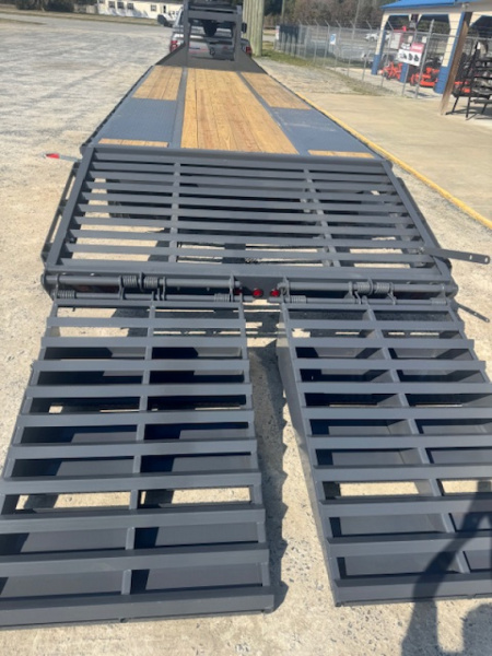 New 2026 Triple Crown Trailers TC GN25-30DT Equipment Trailer