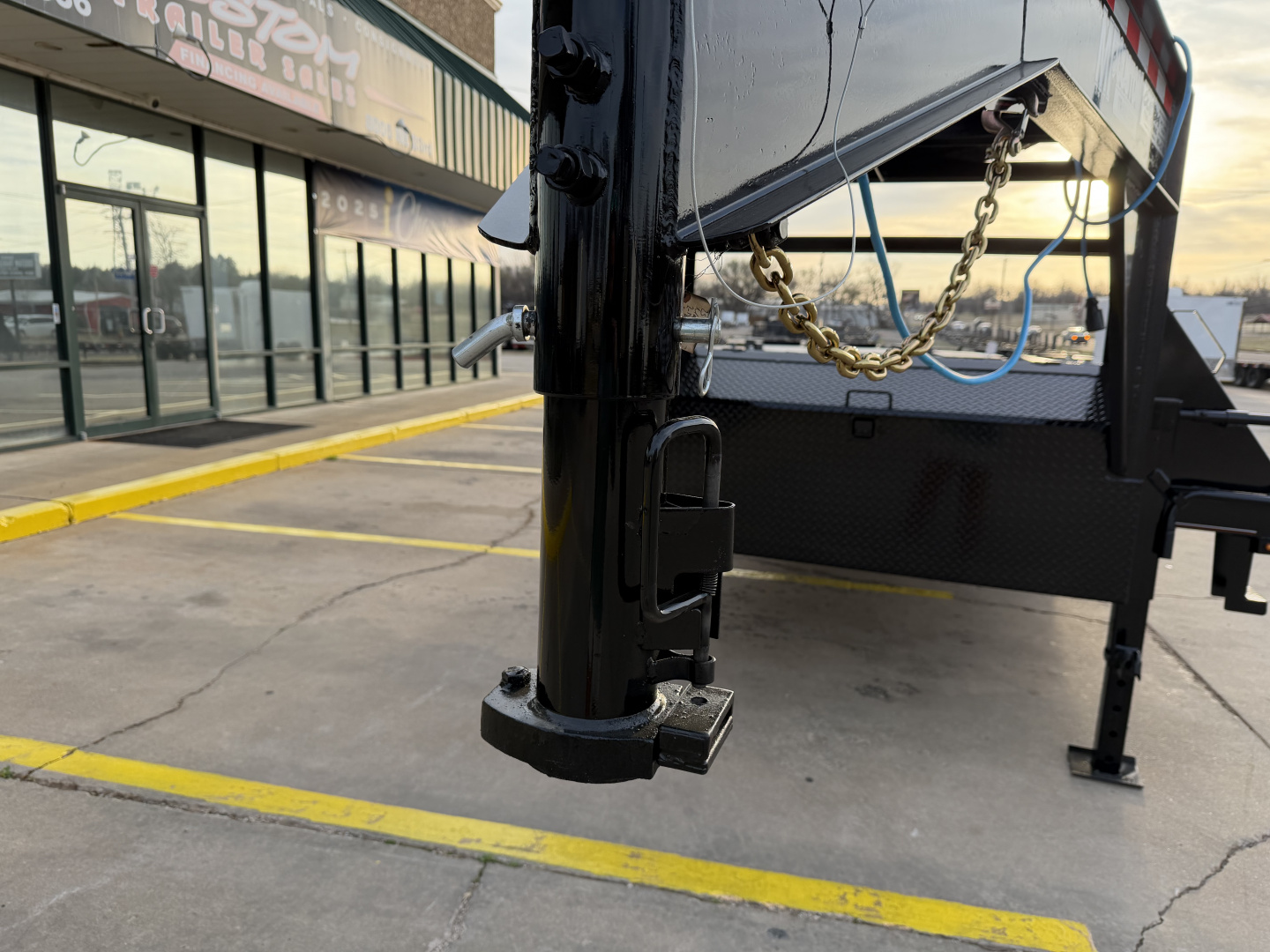New #144080 2026 MP CUSTOM 25 X 102 TANDEM AXLE 14K FLATBED GOOSENECK W/ MAXX RAMPS & 14 PLY TIRES