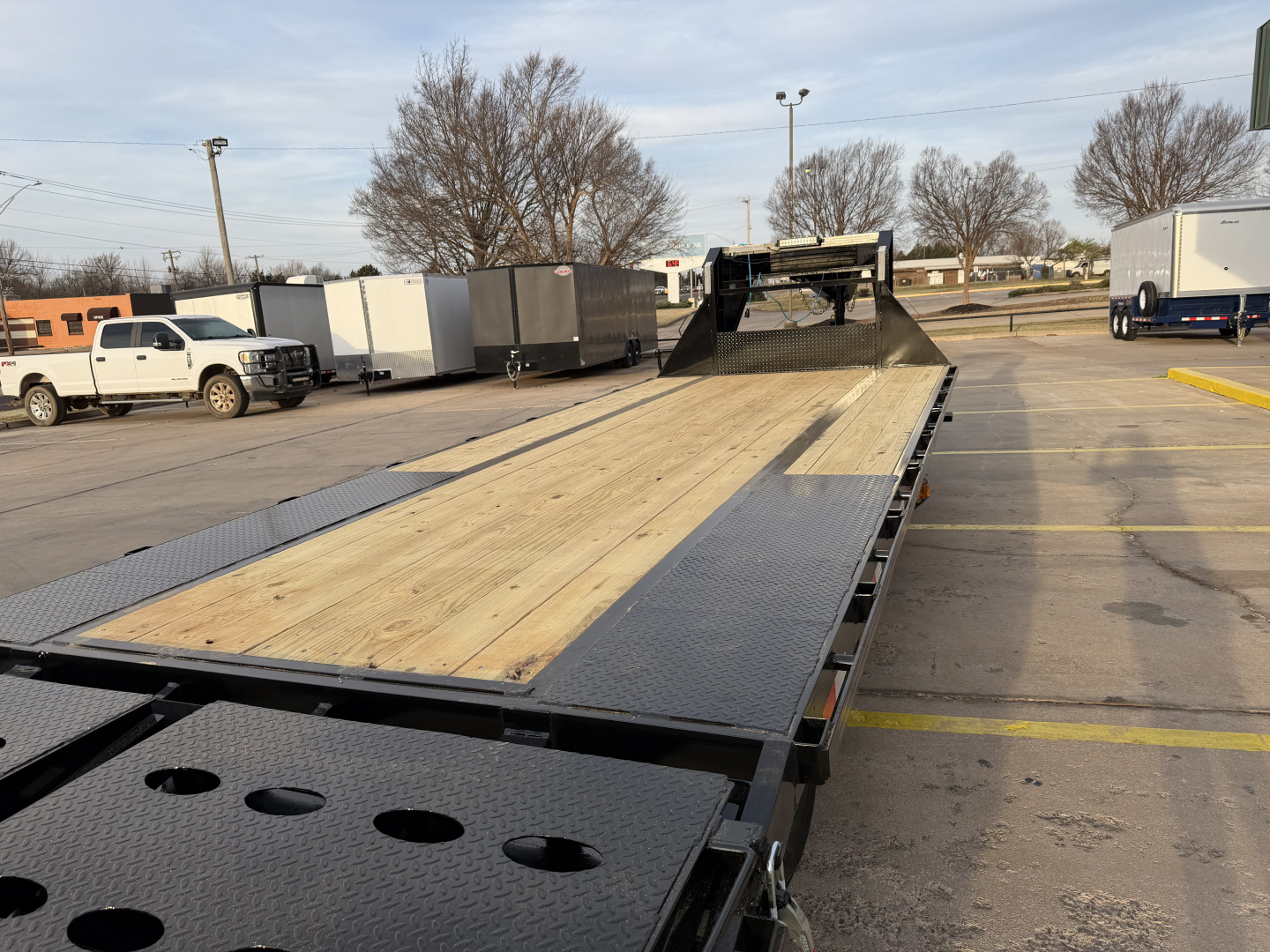 New #144080 2026 MP CUSTOM 25 X 102 TANDEM AXLE 14K FLATBED GOOSENECK W/ MAXX RAMPS & 14 PLY TIRES