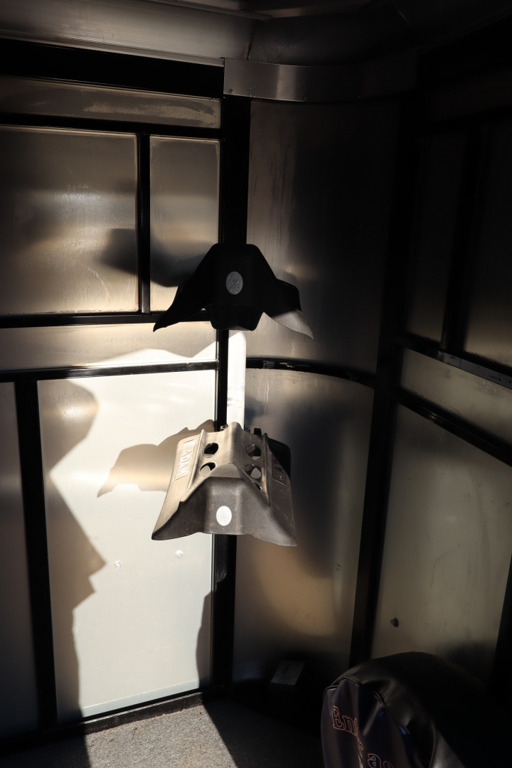 Used 2011 Adam 2 Horse BP Horse Trailer