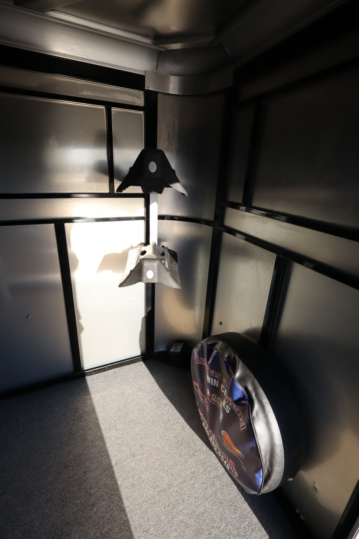 Used 2011 Adam 2 Horse BP Horse Trailer