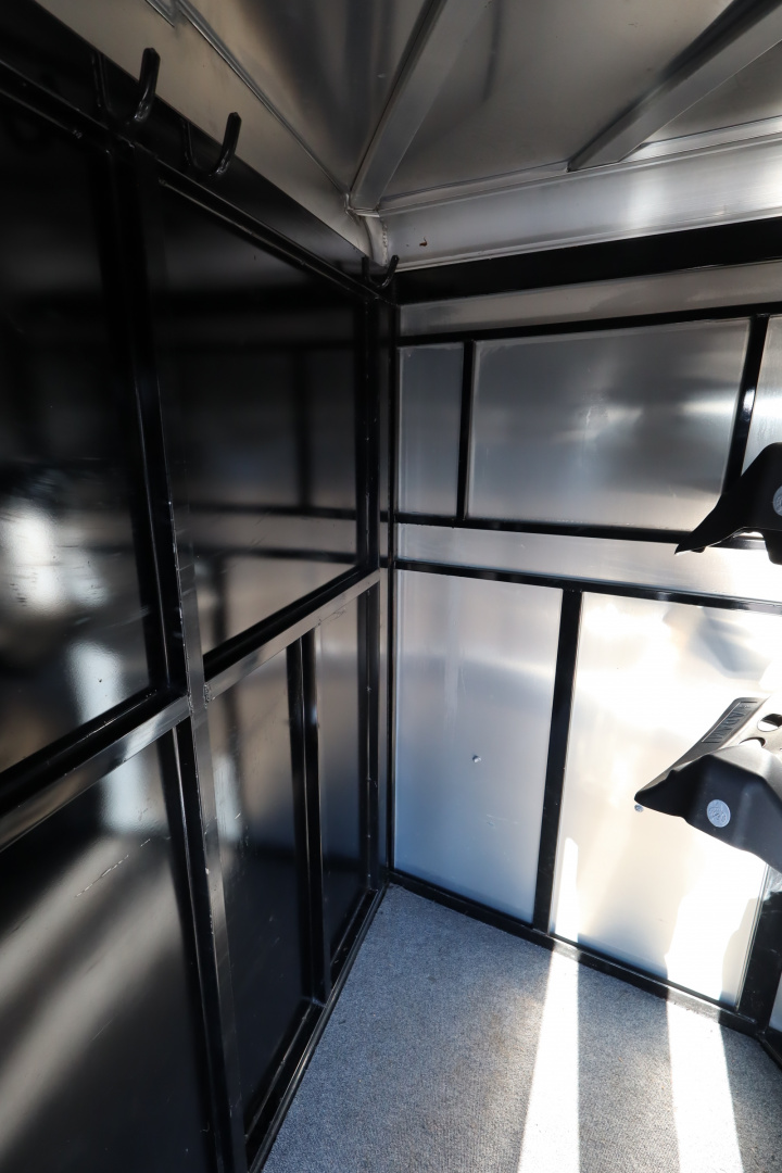 Used 2011 Adam 2 Horse BP Horse Trailer