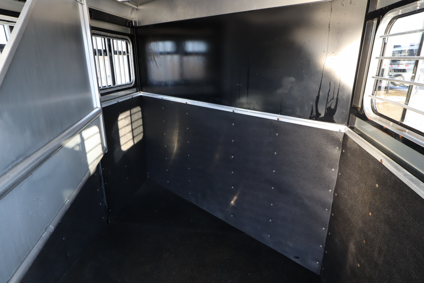 Used 2011 Adam 2 Horse BP Horse Trailer