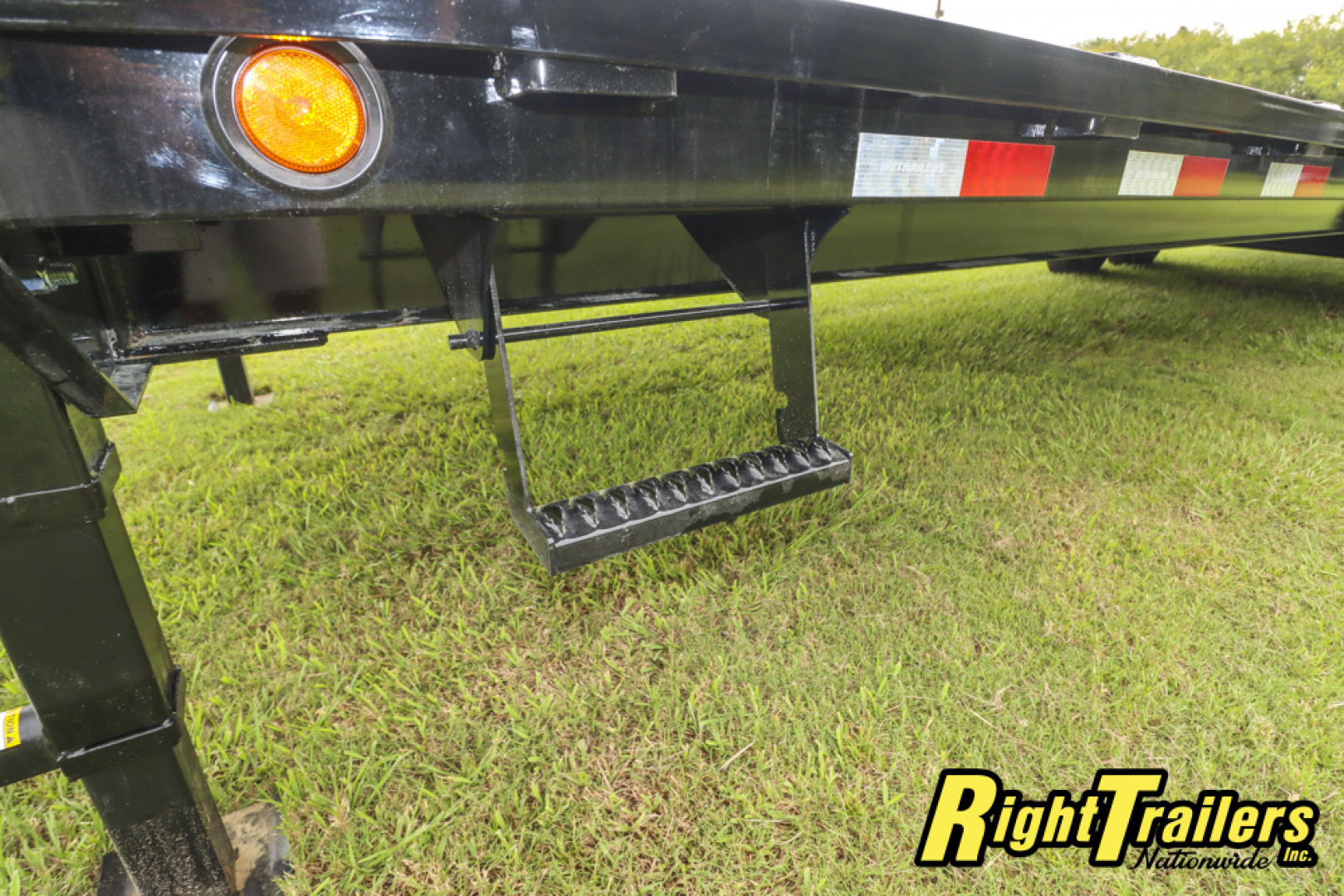 New 2026 8.5x30 PJ Gooseneck Equipment Trailer
