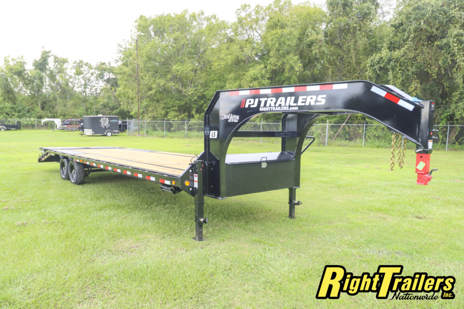 New 2026 8.5x30 PJ Gooseneck Equipment Trailer