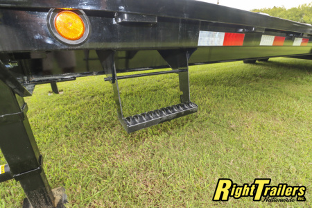 New 2026 8.5x30 PJ Gooseneck Equipment Trailer