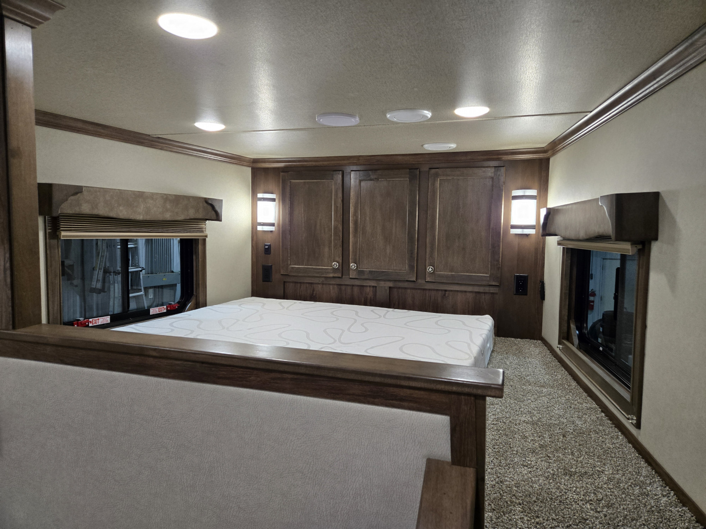 Used 2024 Merhow Stampede 3 Horse Living Quarter