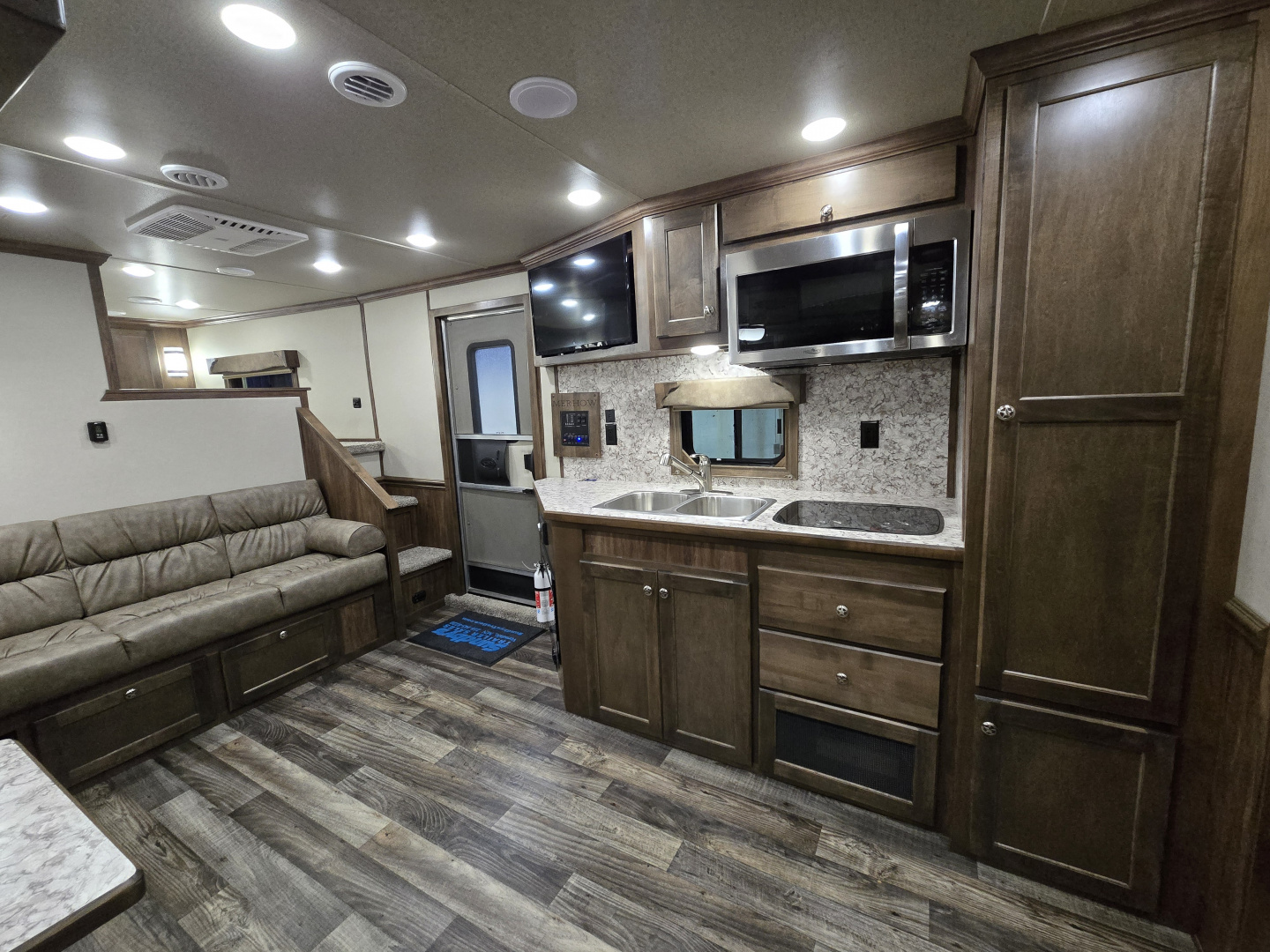 Used 2024 Merhow Stampede 3 Horse Living Quarter
