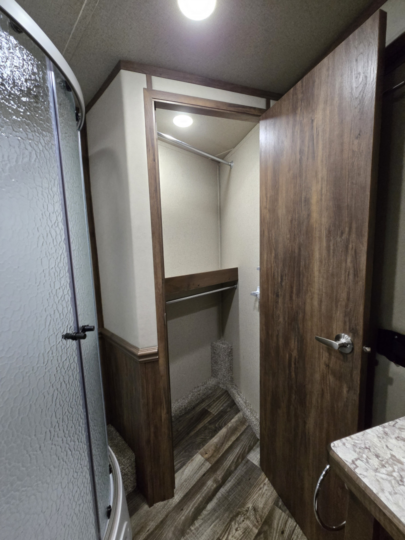 Used 2024 Merhow Stampede 3 Horse Living Quarter