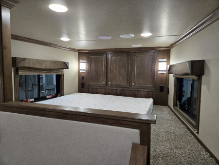 Used 2024 Merhow Stampede 3 Horse Living Quarter