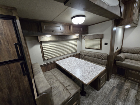 Used 2024 Merhow Stampede 3 Horse Living Quarter