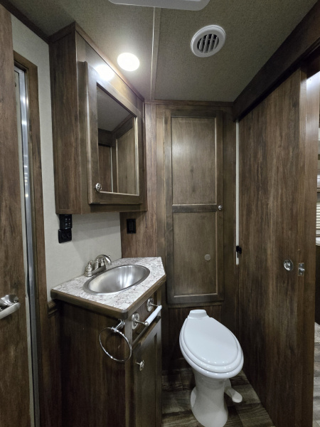 Used 2024 Merhow Stampede 3 Horse Living Quarter