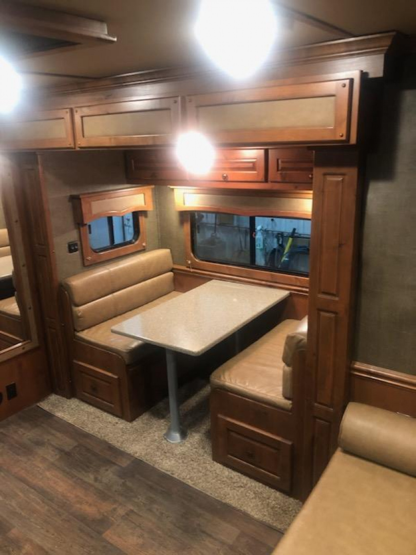 Used 2018 Merhow 4 Horse Living Quarter