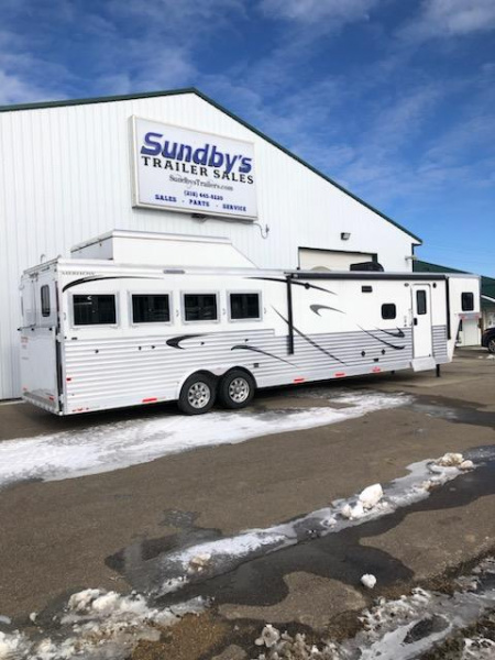 Used 2018 Merhow 4 Horse Living Quarter
