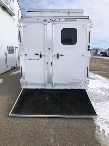 Used 2018 Merhow 4 Horse Living Quarter