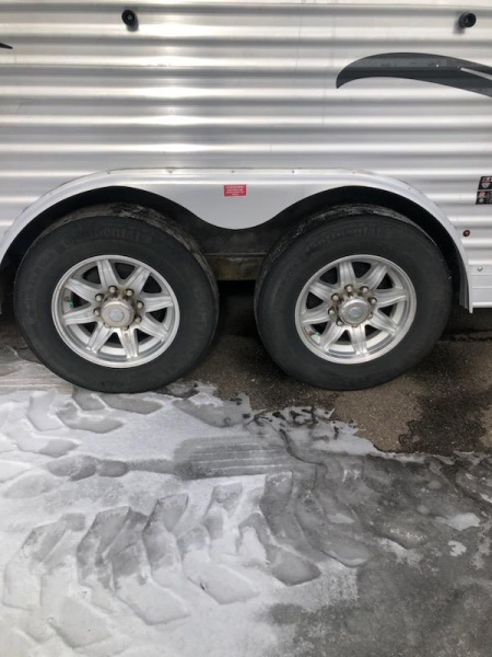 Used 2018 Merhow 4 Horse Living Quarter