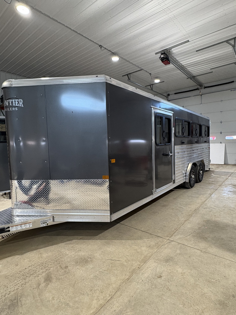 New (No Trade)2026 Frontier Trailers 8x20 8 Pen Stock Low Pro Stock / Stock Combo Trailer