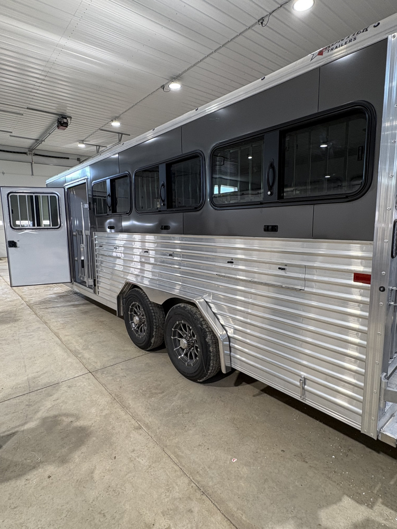 New (No Trade)2026 Frontier Trailers 8x20 8 Pen Stock Low Pro Stock / Stock Combo Trailer