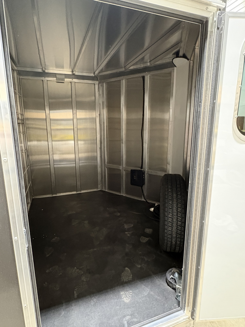 New (No Trade)2026 Frontier Trailers 8x20 8 Pen Stock Low Pro Stock / Stock Combo Trailer