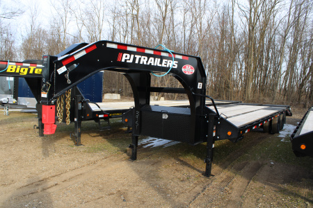 New 2026 PJ Trailers 30' MR 25K GVWR STOCK ID 6162 Equipment Trailer