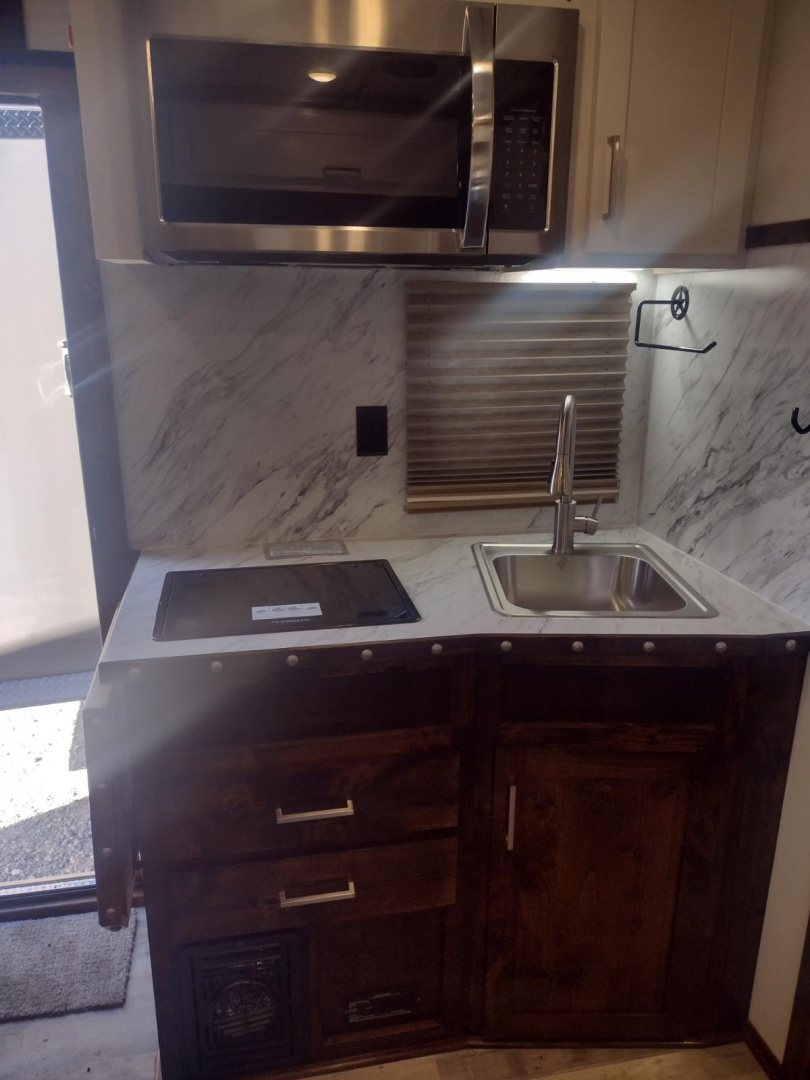 New 2026 Trails West Sierra 3 Horse Trailer w/ 13x13 Living Quarters