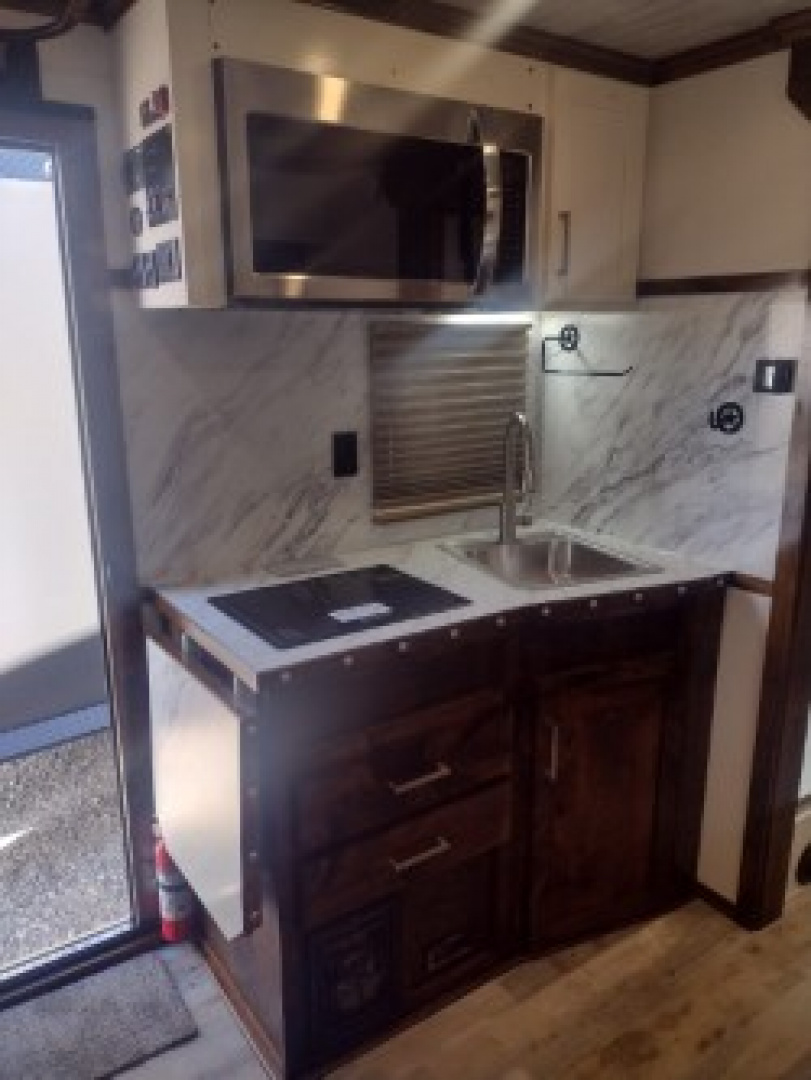 New 2026 Trails West Sierra 3 Horse Trailer w/ 13x13 Living Quarters