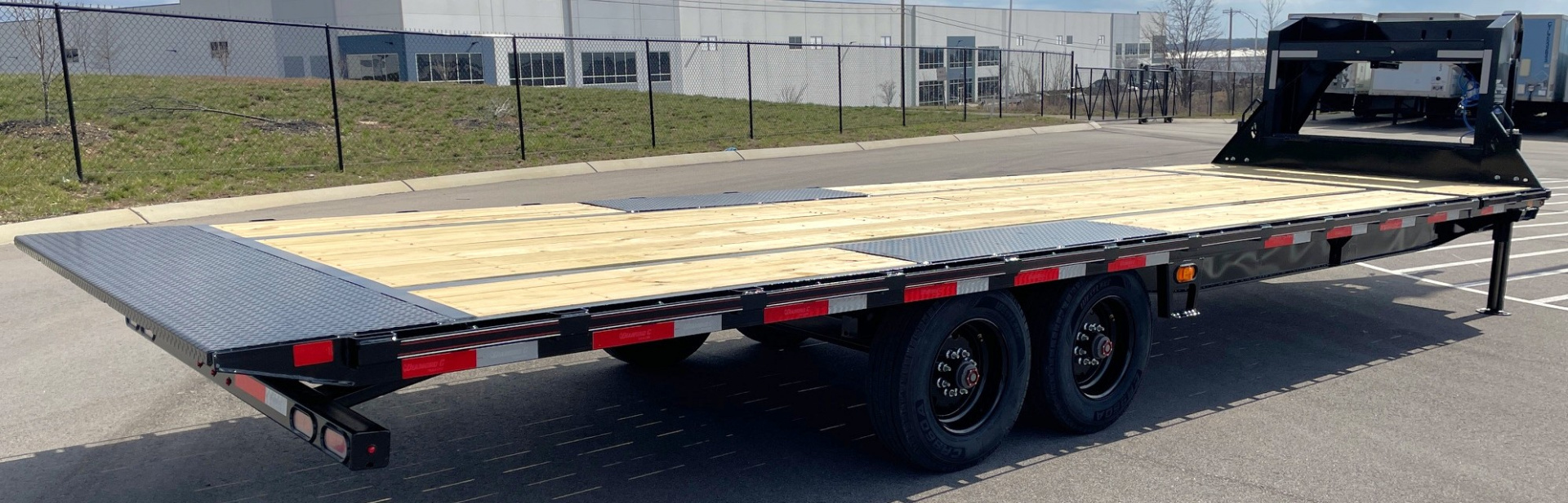 New Diamond C 28' DET 210 GN Deck Over Power Tilt Equipment Trailer: 23K GVWR, Spare, Solar