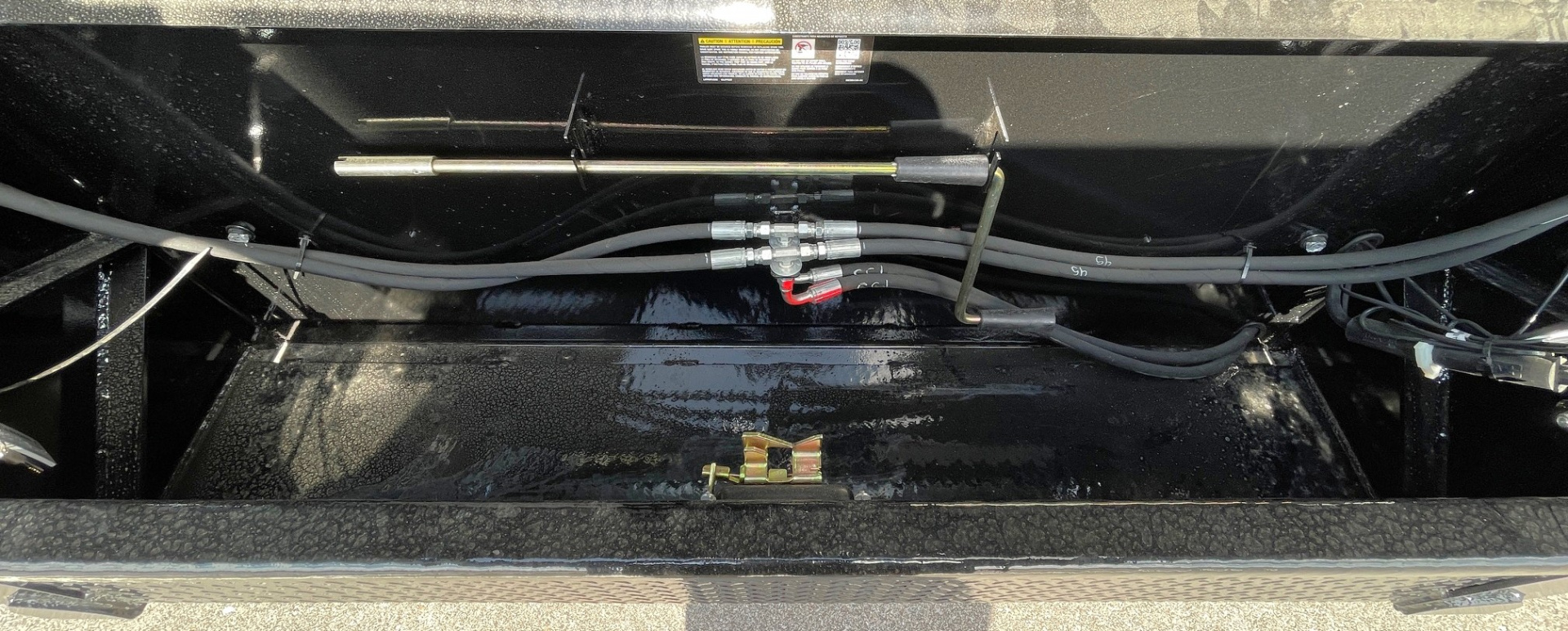 New Diamond C 28' DET 210 GN Deck Over Power Tilt Equipment Trailer: 23K GVWR, Spare, Solar