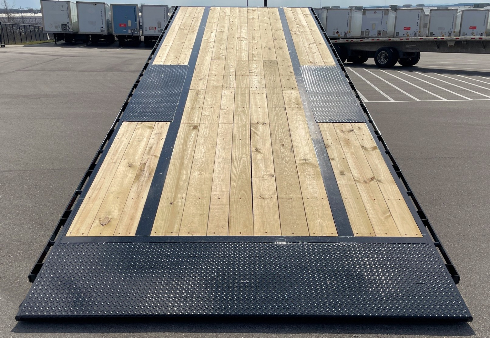 New Diamond C 28' DET 210 GN Deck Over Power Tilt Equipment Trailer: 23K GVWR, Spare, Solar