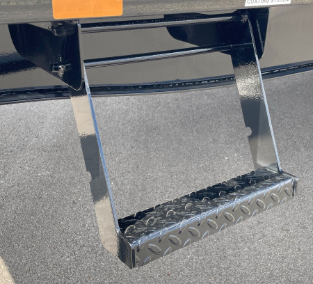 New Diamond C 28' DET 210 GN Deck Over Power Tilt Equipment Trailer: 23K GVWR, Spare, Solar