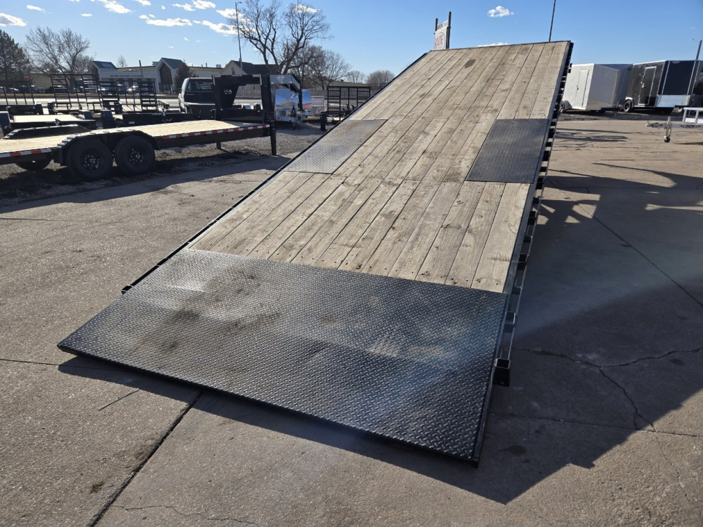 Used 2022 Load Trail 28' GN Deckover Electric/Hydraulic Tilt Equipment Trailer