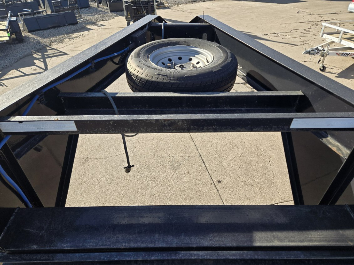 Used 2022 Load Trail 28' GN Deckover Electric/Hydraulic Tilt Equipment Trailer