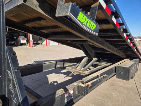 Used 2022 Load Trail 28' GN Deckover Electric/Hydraulic Tilt Equipment Trailer