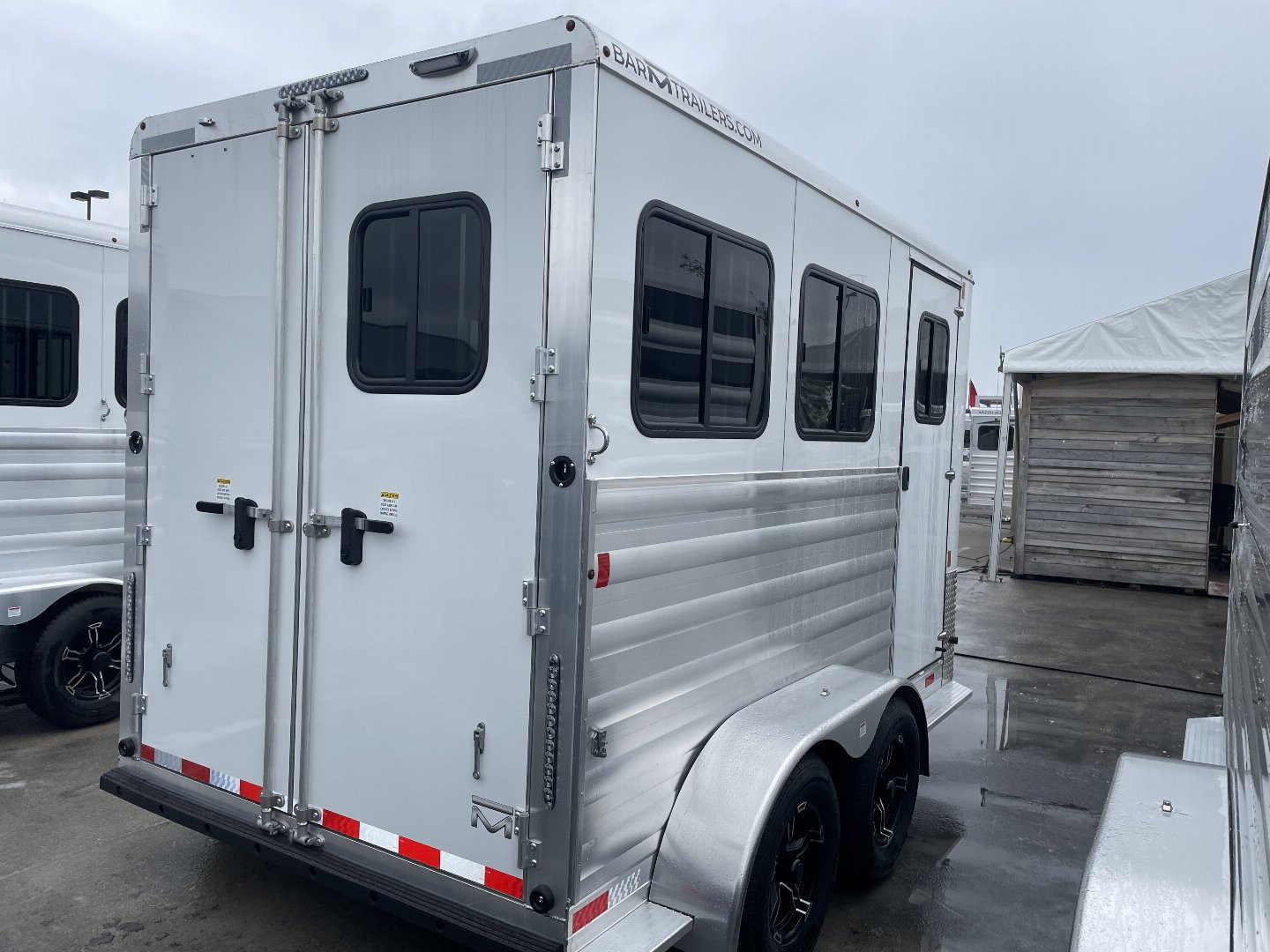 New 2026 Merhow Trailers ES720SL Horse Trailer