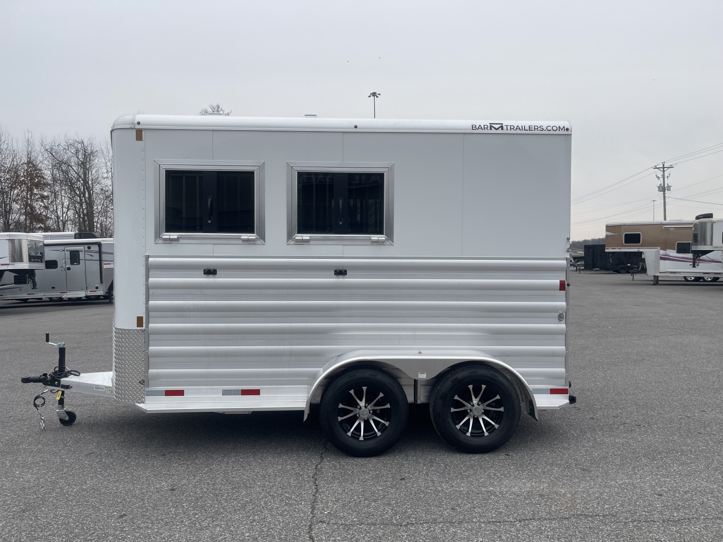New 2026 Merhow Trailers ES720SL Horse Trailer
