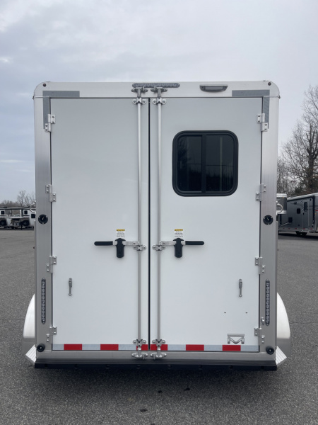 New 2026 Merhow Trailers ES720SL Horse Trailer