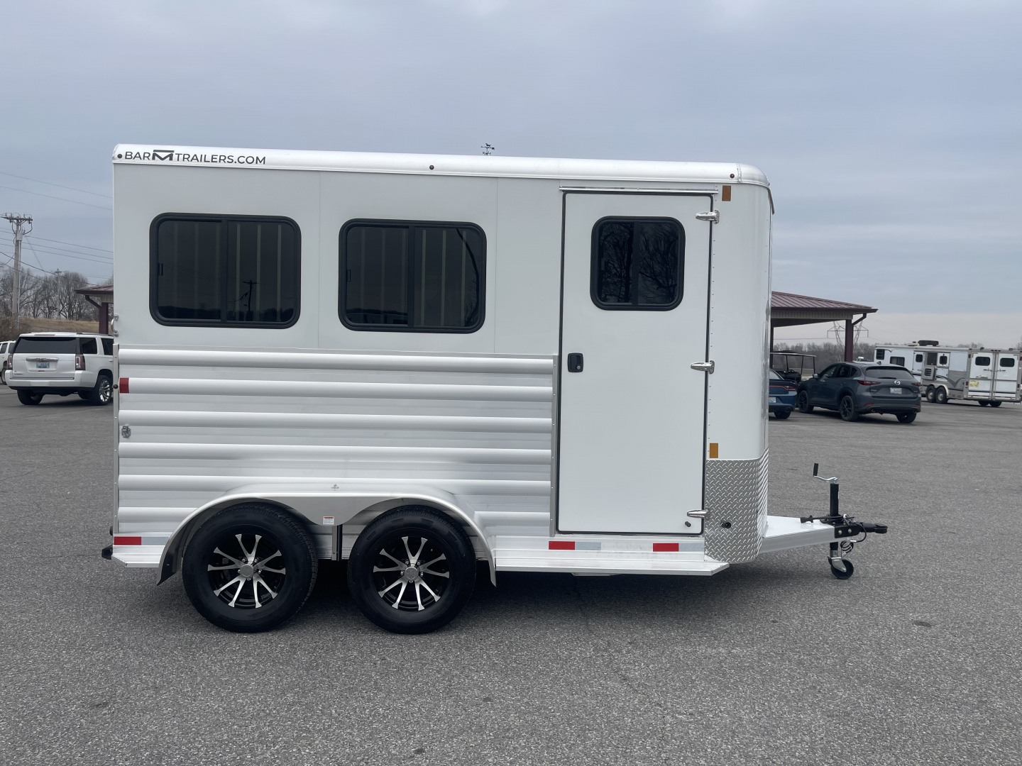 New 2026 Merhow Trailers ES720SL Horse Trailer