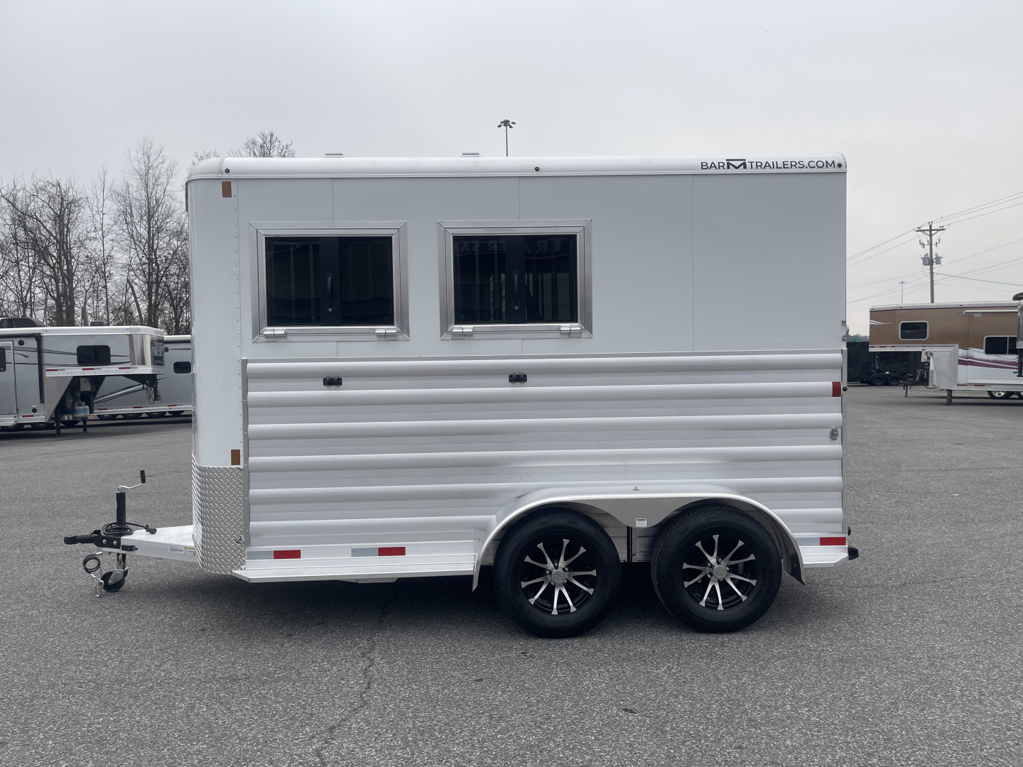 New 2026 Merhow Trailers ES720SL Horse Trailer