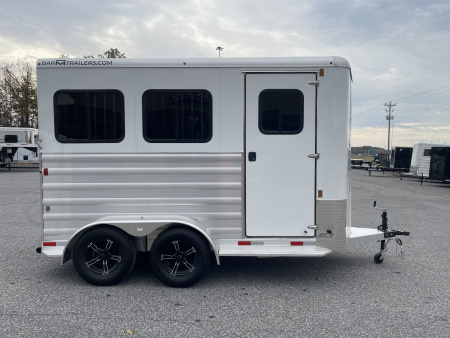 New 2026 Merhow Trailers ES720SL Horse Trailer