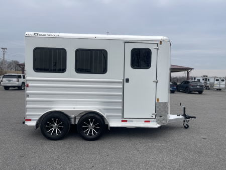 New 2026 Merhow Trailers ES720SL Horse Trailer