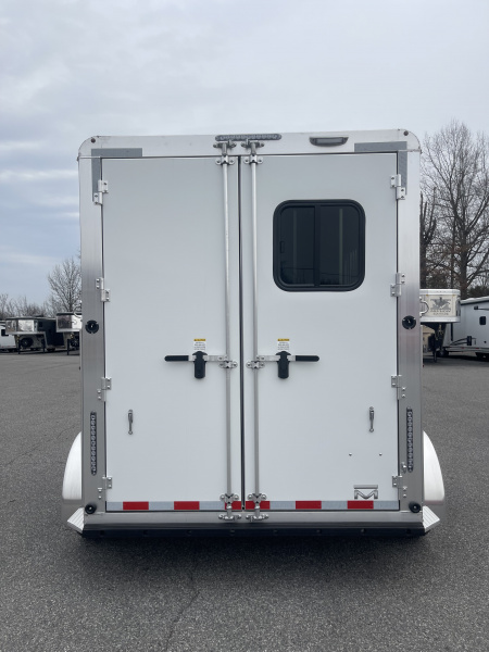 New 2026 Merhow Trailers ES720SL Horse Trailer