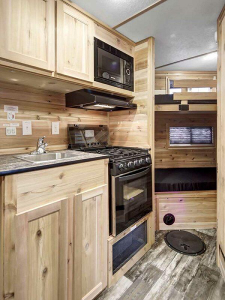 New Ice Castle 8′ x 17′ Range Runner RV