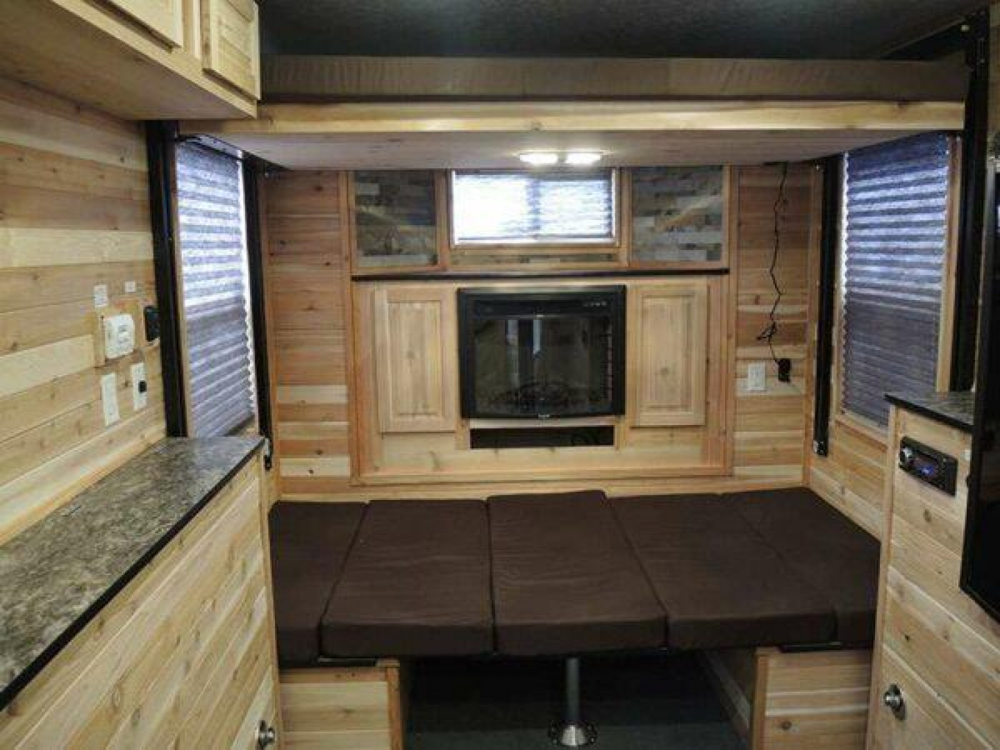 New 2025 Ice Castle 8' x 17' RV Hybrid
