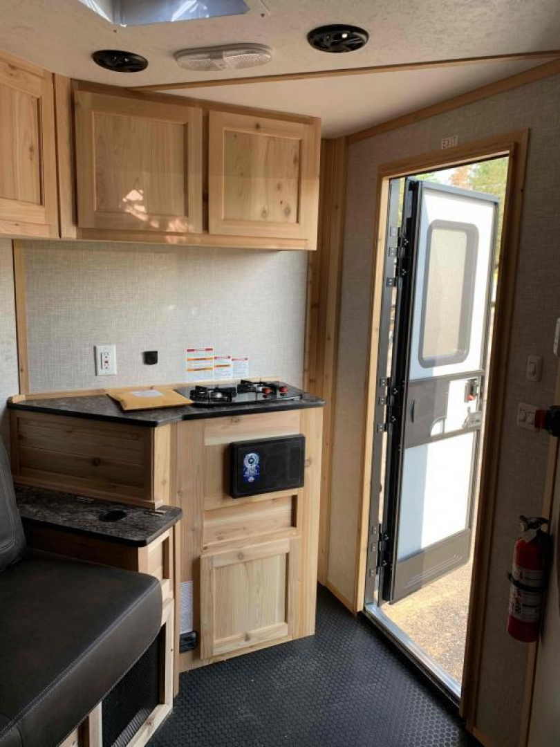 New Ice Castle 6.5' x 8' Little Jigger