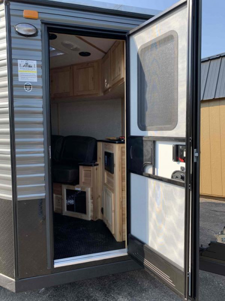 New Ice Castle 6.5' x 8' Little Jigger