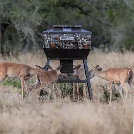 New 600 lbs. Corn Pro Realtree Camo Deer Feeder