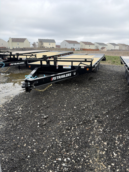 New 2026 PJ Trailers Deckover Trailer F8202 102X20 TA DOVETAIL W/ MONSTER RAMPS (GVW:14000) BLACK
